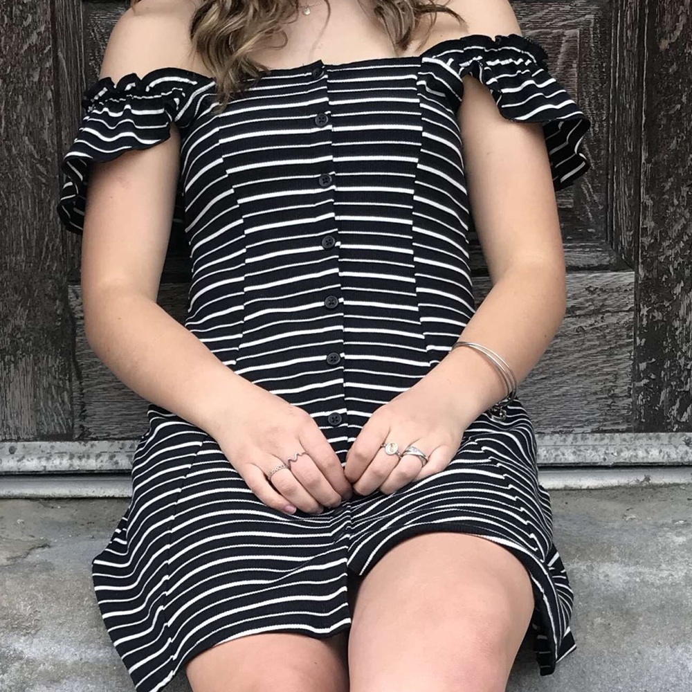 Dress - Picture 4 of 6